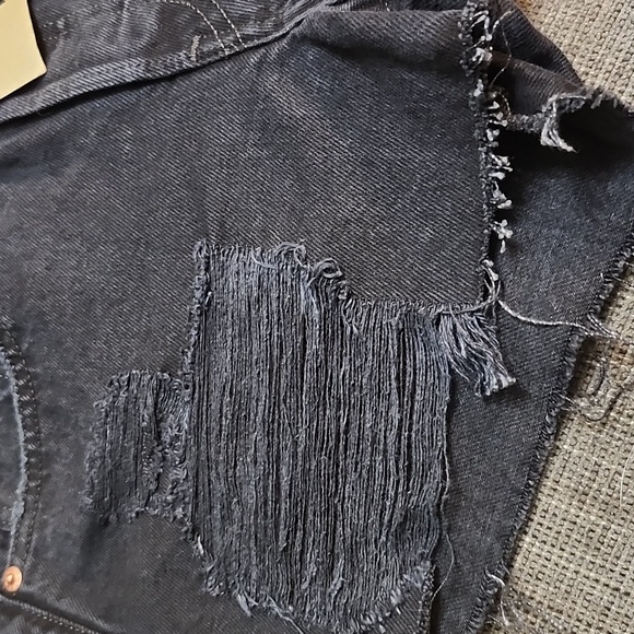 Levi's Women's Black 501 Denim Shorts Black Distressed High Rise NWT Sz. 26 - Picture 4 of 12